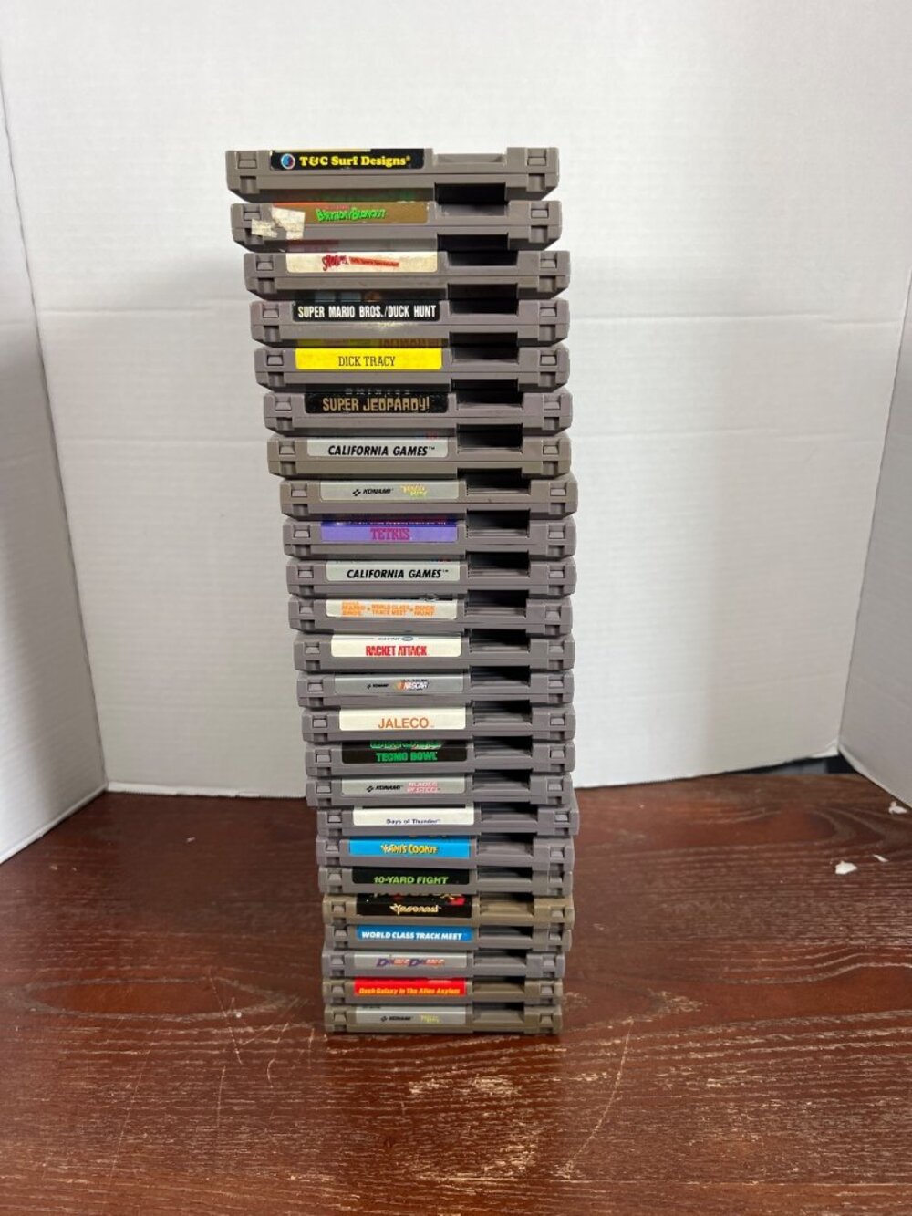 Lot Of 24 Vintage NES Game Cartridges - Includes Tetris Super Mario/Duck Hunt Te
